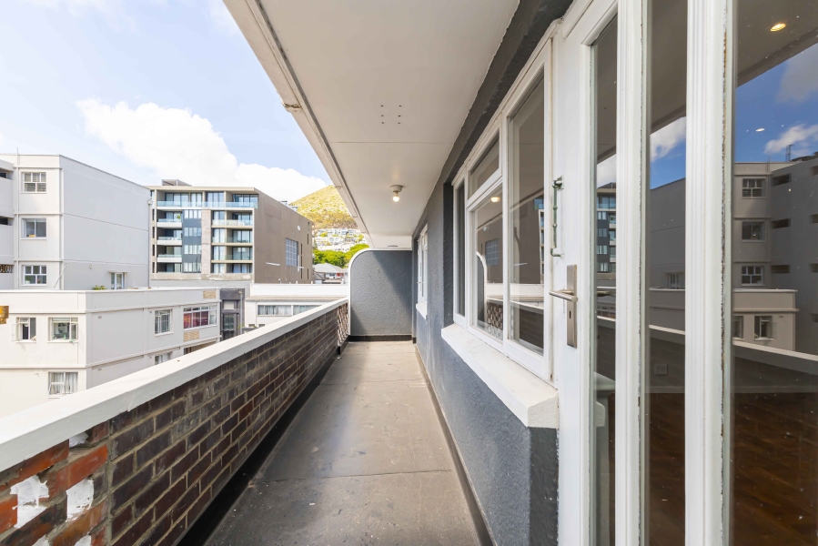 To Let 2 Bedroom Property for Rent in Sea Point Western Cape